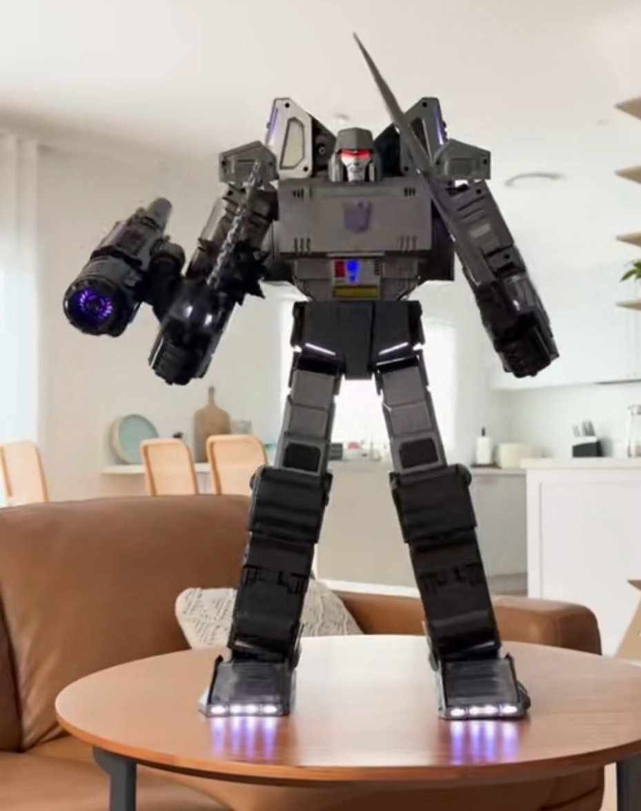 Read more about the article Rise of the Beasts: Megatron Action Figure