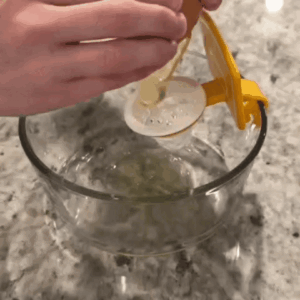 Read more about the article Slam Dunk Eggs: Dunk N’ Egg Yolk Separator