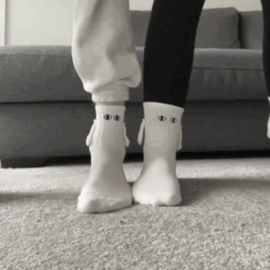 Read more about the article Connect with Fun: Magnetic Holding Hands Socks