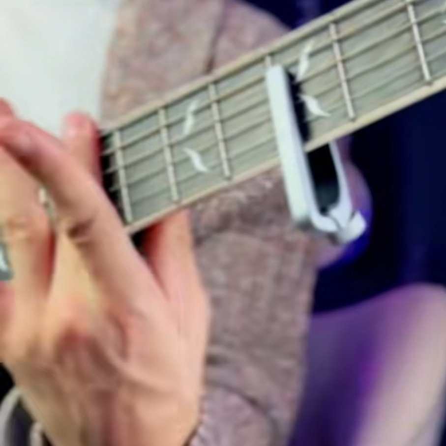 Read more about the article Chord Change Champ: WINGO Guitar Capo