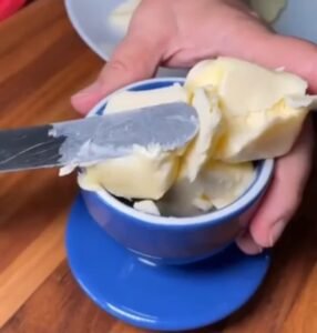 Read more about the article PriorityChef French Butter Crock for Fresh Spreads